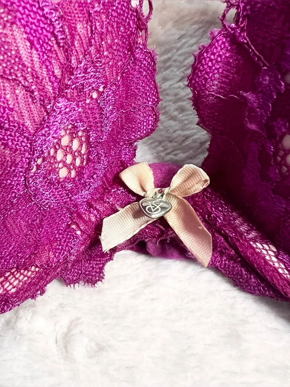 Body by Victoria Fuchsia Lace Push-Up Bra Size 34C